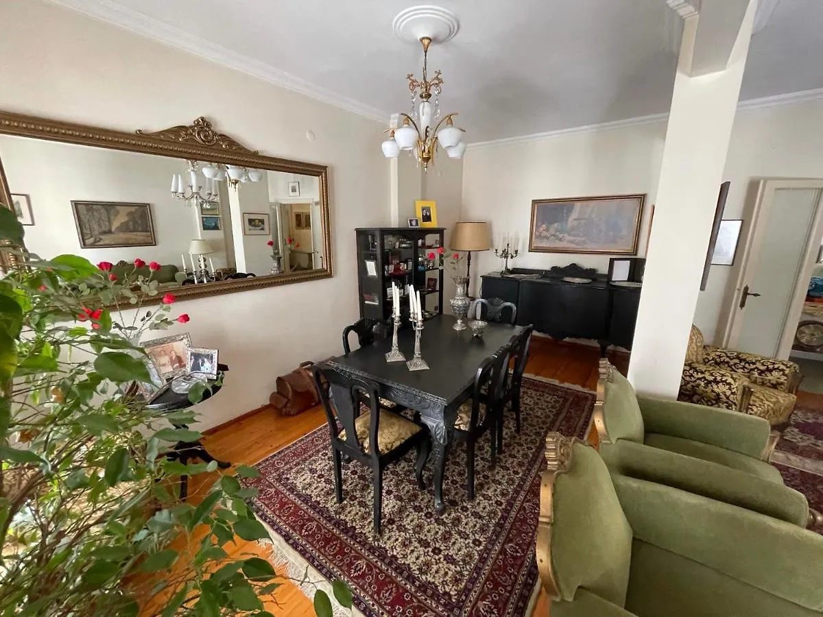 Classic 60'S Suite Apartment 테살로니키